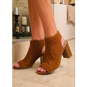 Z. MSRP $70 NWB A.N.A TASHA WHISKEY PERFORATED PEEP TOE BOOTIES ♡ SIZE 9 ♡